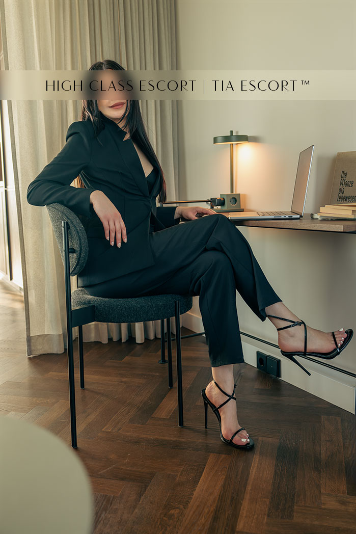 Junges Escortgirl Stuttgart  - Lina 9